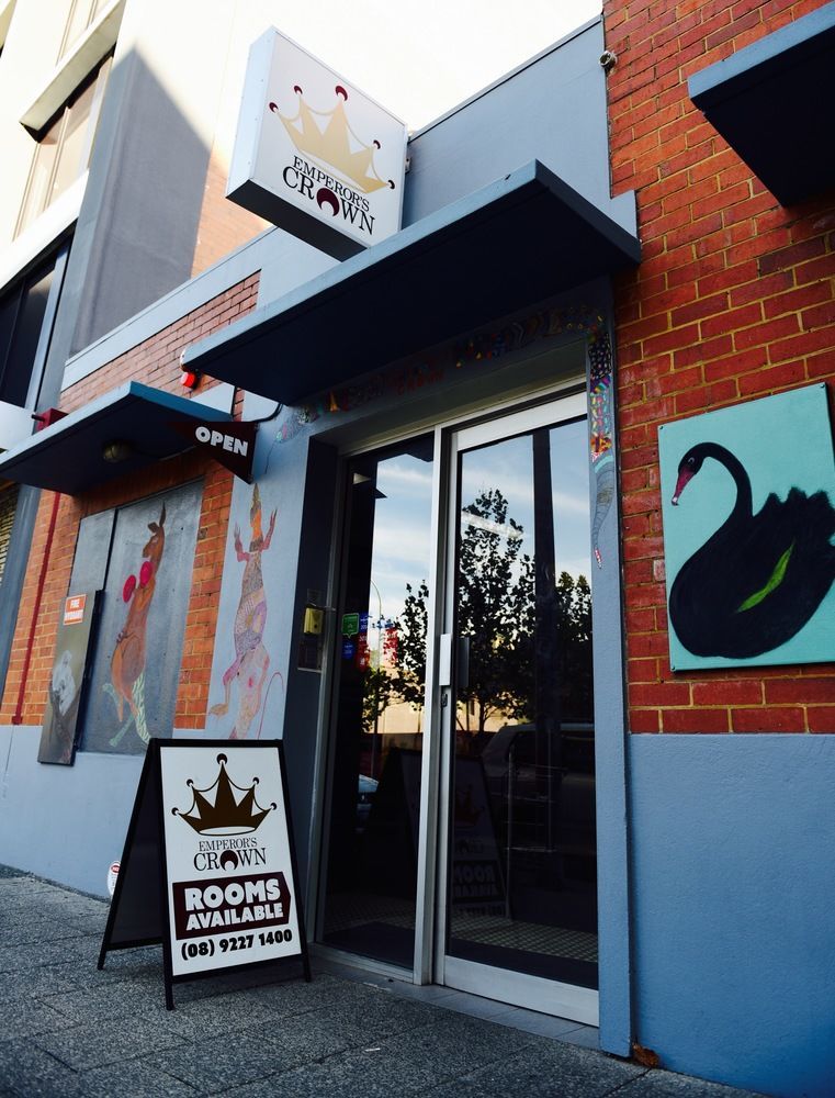 The Emperors Crown Hostel Perth Exterior photo