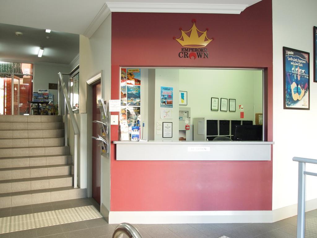 The Emperors Crown Hostel Perth Exterior photo