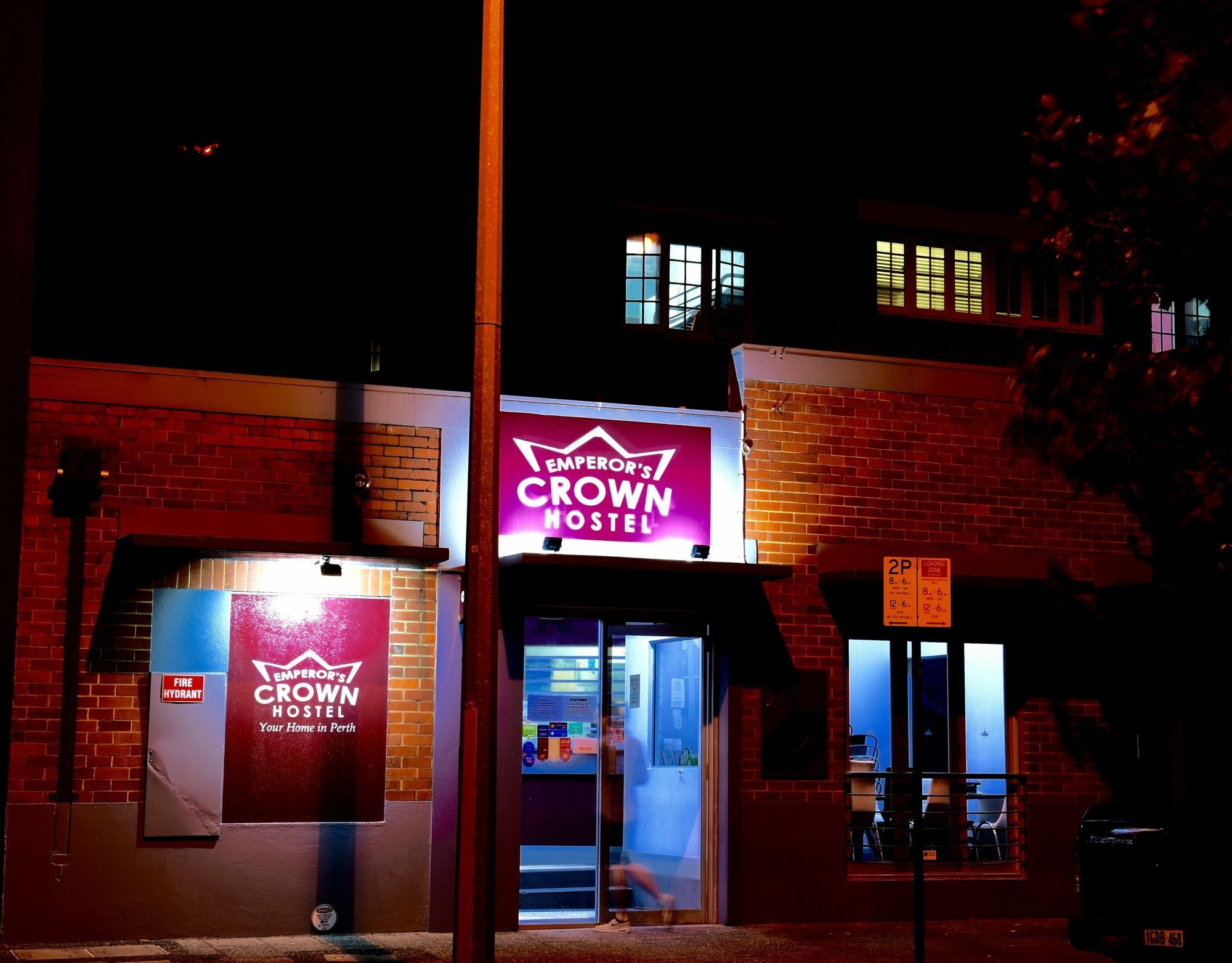 The Emperors Crown Hostel Perth Exterior photo